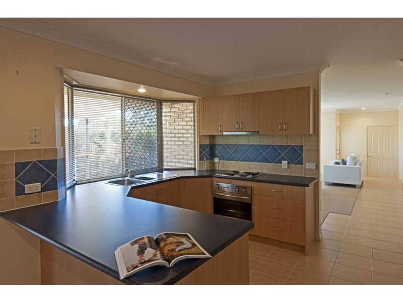 10 Sunblest Court, Eatons Hill QLD 4037