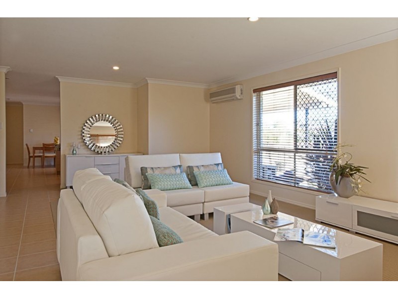 10 Sunblest Court, Eatons Hill QLD 4037