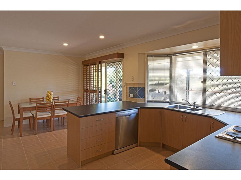 10 Sunblest Court, Eatons Hill QLD 4037