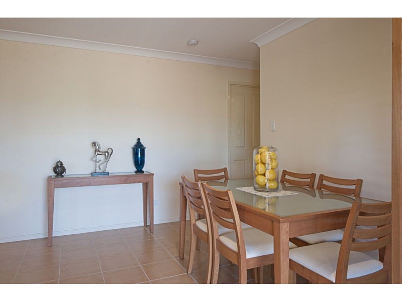 10 Sunblest Court, Eatons Hill QLD 4037