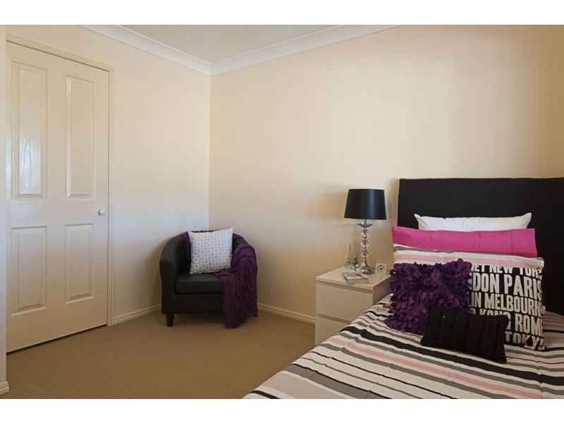 10 Sunblest Court, Eatons Hill QLD 4037