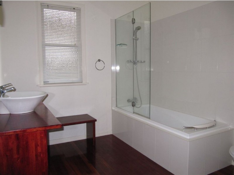 34 Highlands St, Wavell Heights QLD 4012