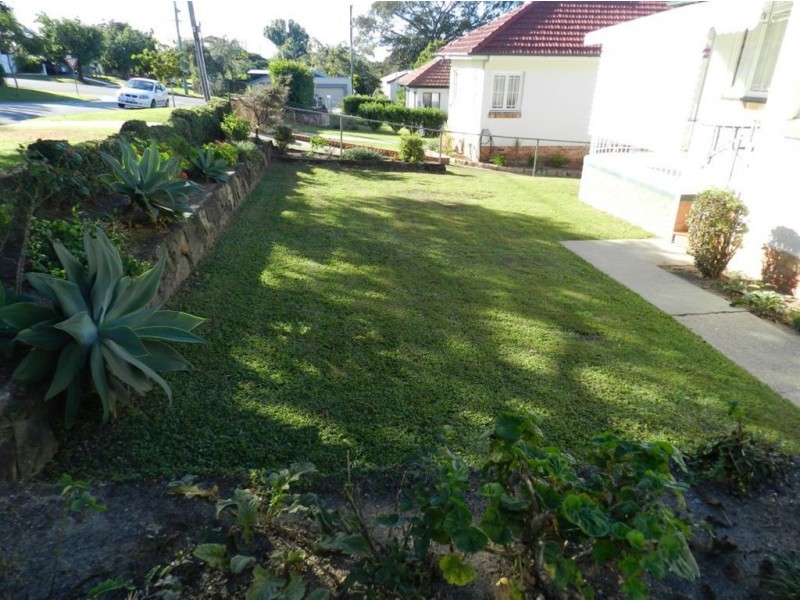 6 Highcrest St, Wavell Heights QLD 4012