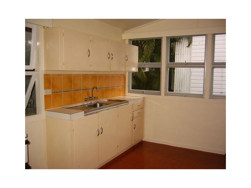 33 Wakefield St, Albion QLD 4010