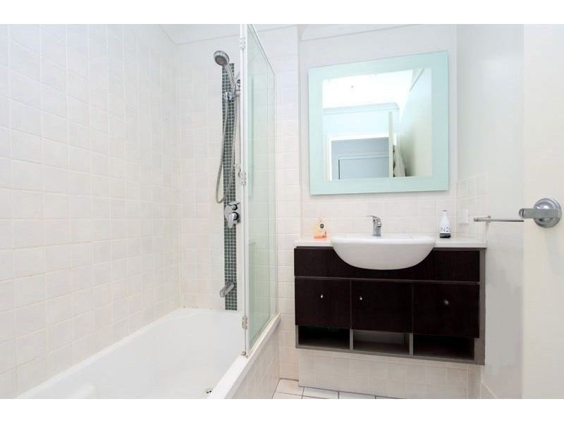 12 Aden St, Albion QLD 4010