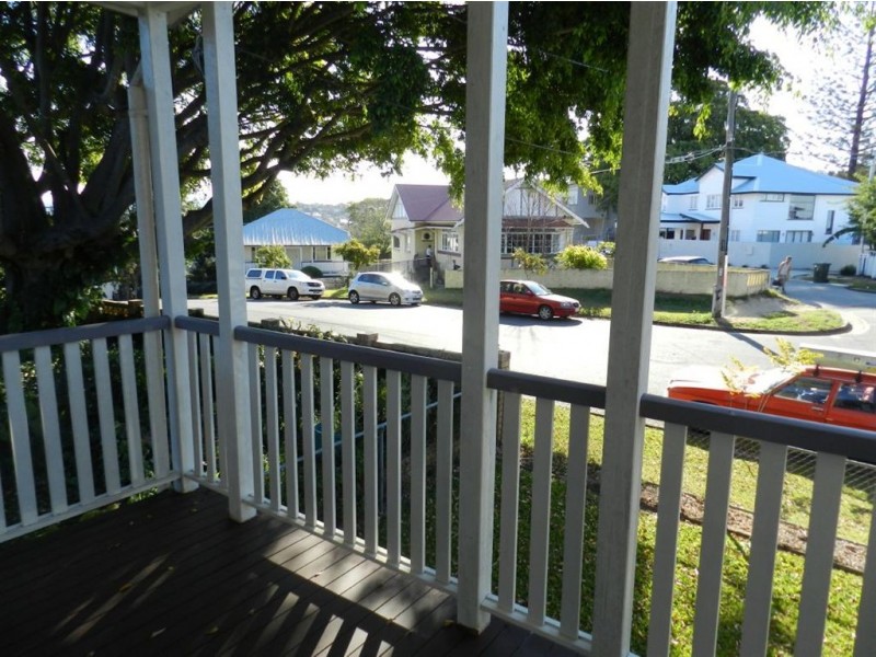 26 Seventh Ave, Windsor QLD 4030