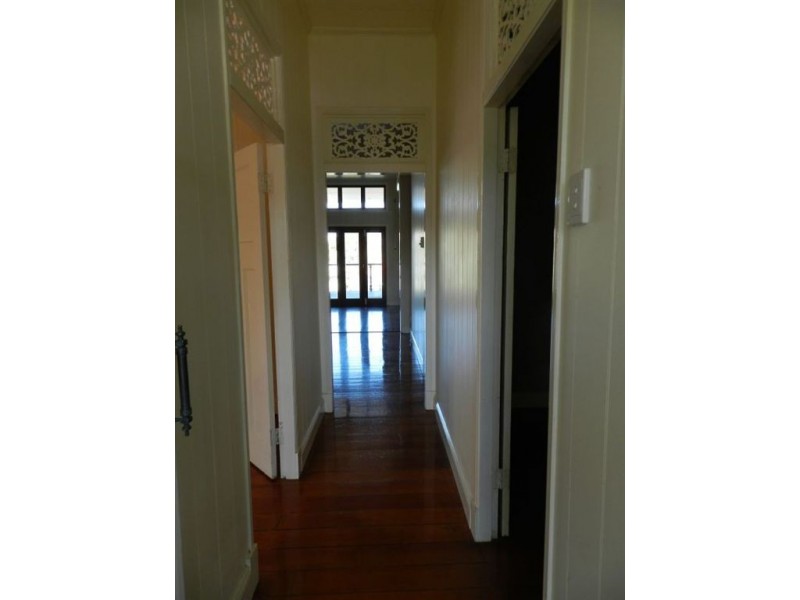 26 Seventh Ave, Windsor QLD 4030