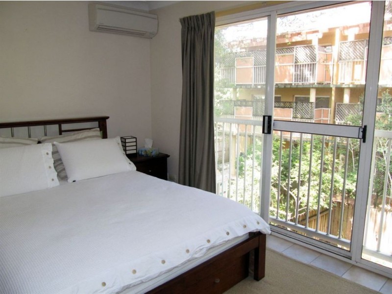 10/12 Wolseley St, Clayfield QLD 4011