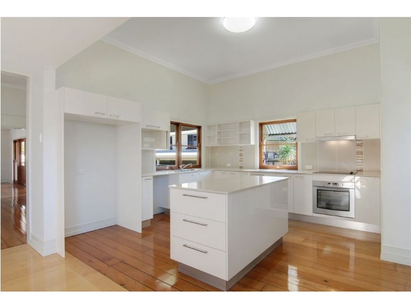 99 Kedron Park Rd, Wooloowin QLD 4030