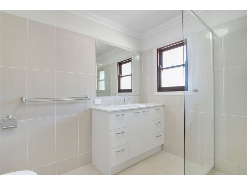 99 Kedron Park Rd, Wooloowin QLD 4030