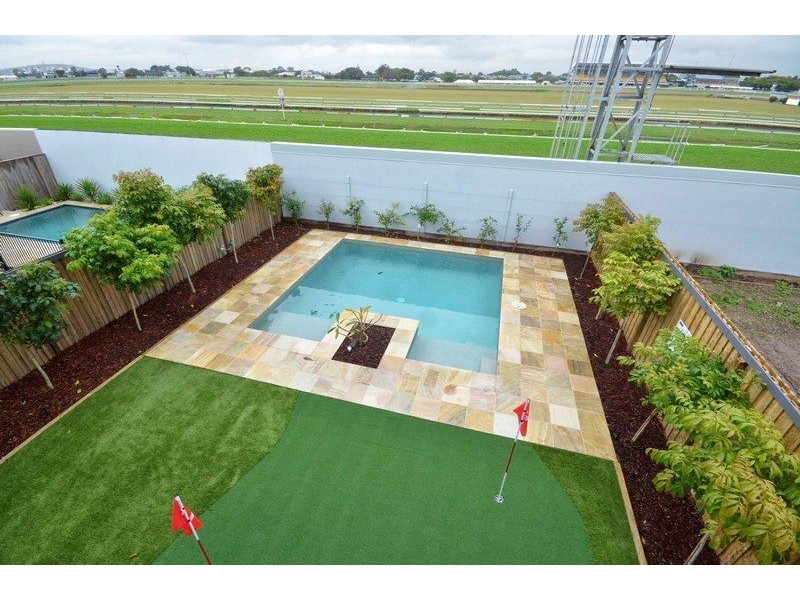 61 Raceview Avenue, Hendra QLD 4011