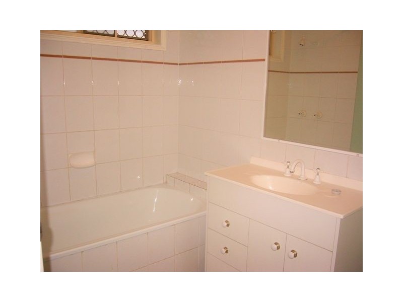 22 Stoneleigh St, Albion QLD 4010