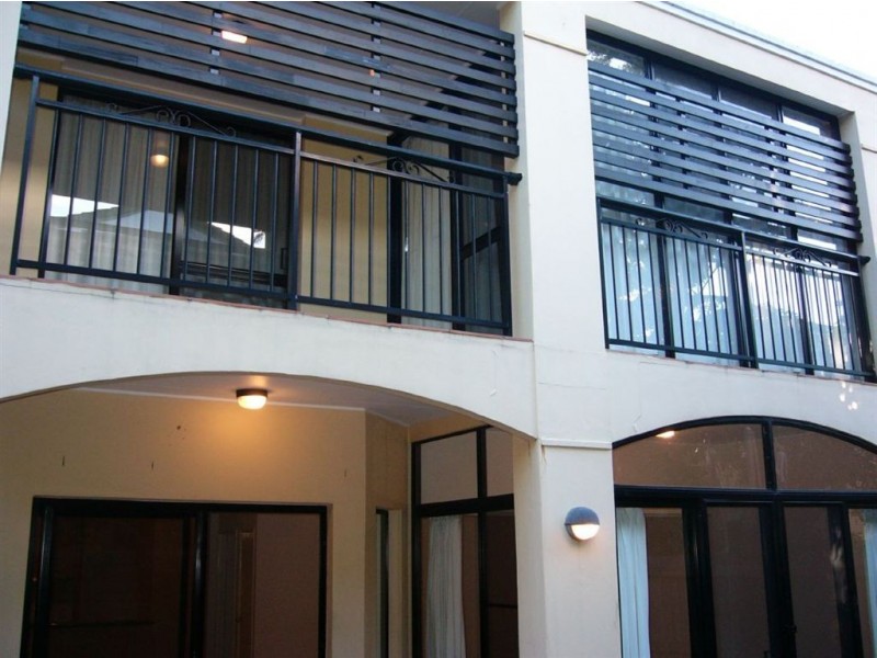 4/28 Bayliss Street, Toowong QLD 4066