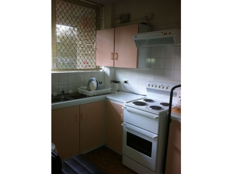 2/145 Windermere Road, Hamilton QLD 4007