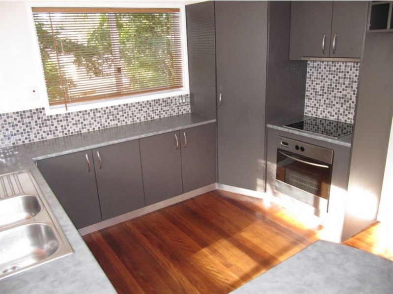 28 Loombah Cresent, Ferny Hills QLD 4055