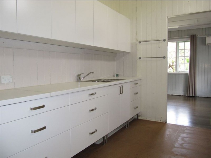 8 Bourne St, Clayfield QLD 4011