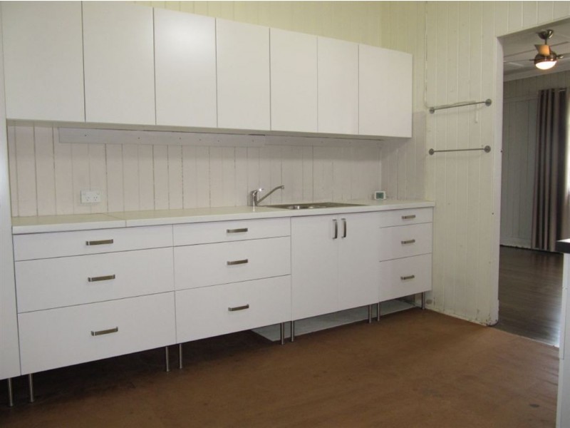 8 Bourne St, Clayfield QLD 4011