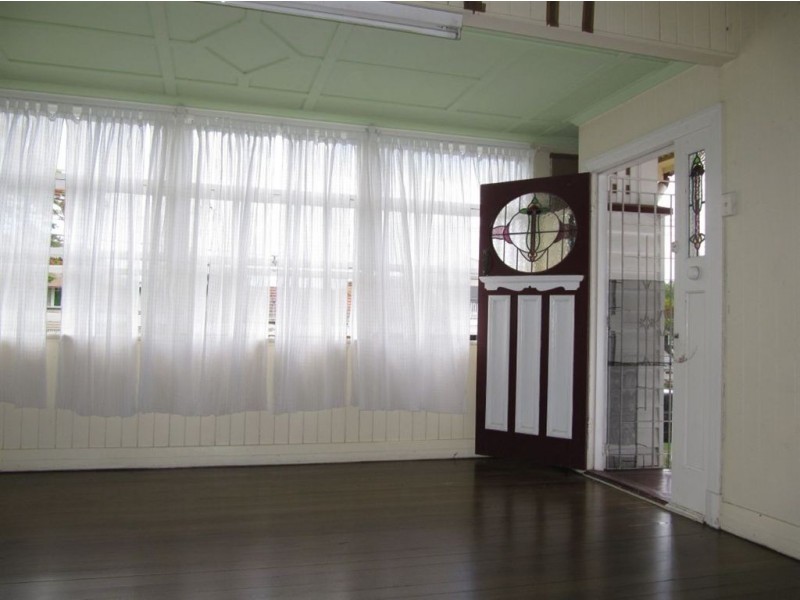 8 Bourne St, Clayfield QLD 4011