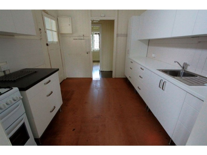 8 Bourne St, Clayfield QLD 4011