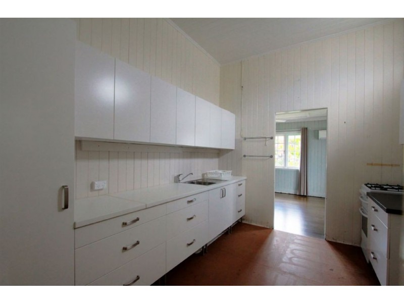 8 Bourne St, Clayfield QLD 4011