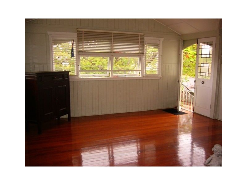 1 Wolseley St, Clayfield QLD 4011