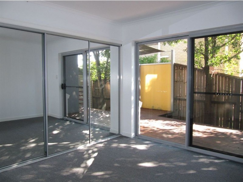 2/22 Wellington St, Wooloowin QLD 4030