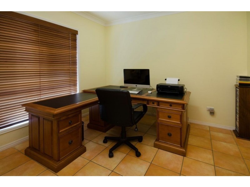 53 College Street, Hamilton QLD 4007