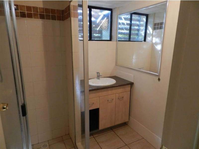 1/25 Collins St, Clayfield QLD 4011