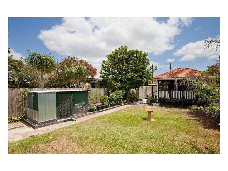 89 Raceview Avenue, Hendra QLD 4011