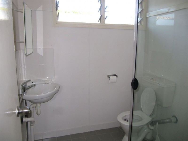 2/121 McLennan St, Wooloowin QLD 4030