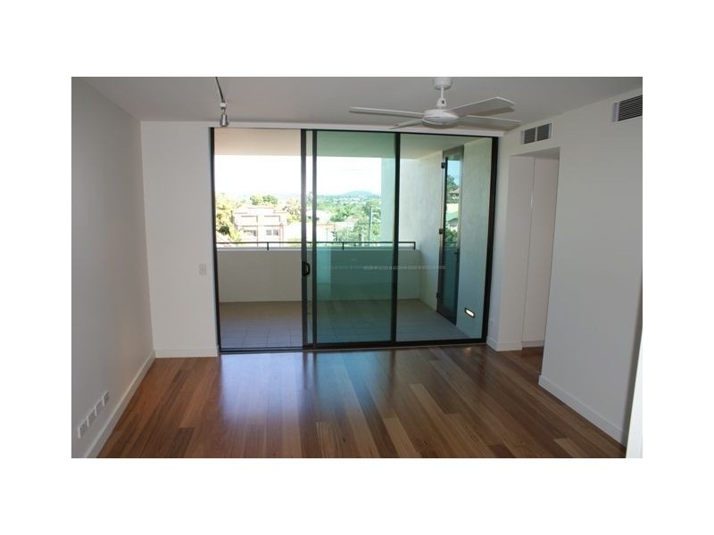 332/90 Wynnum Rd, Norman Park QLD 4170