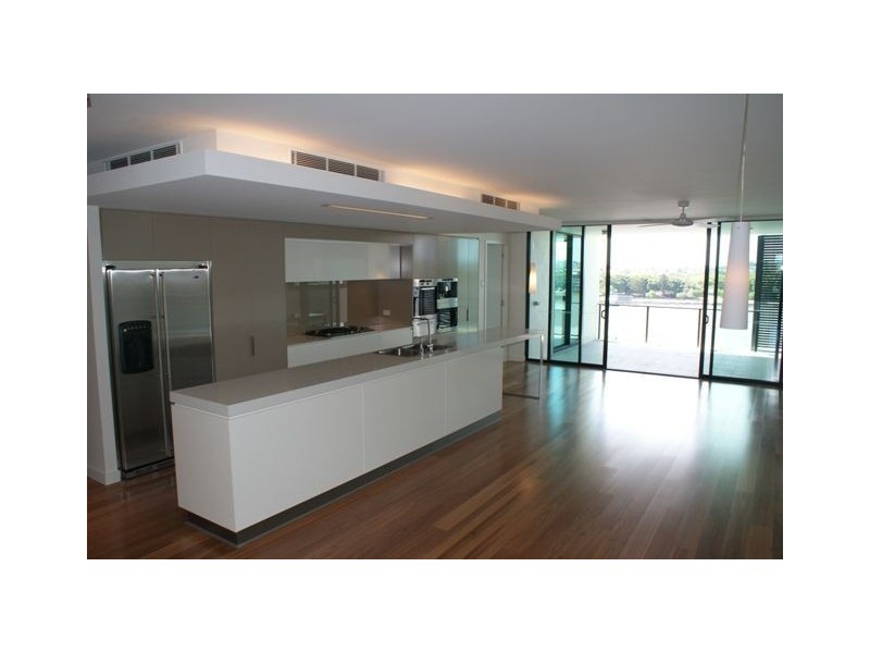 332/90 Wynnum Rd, Norman Park QLD 4170