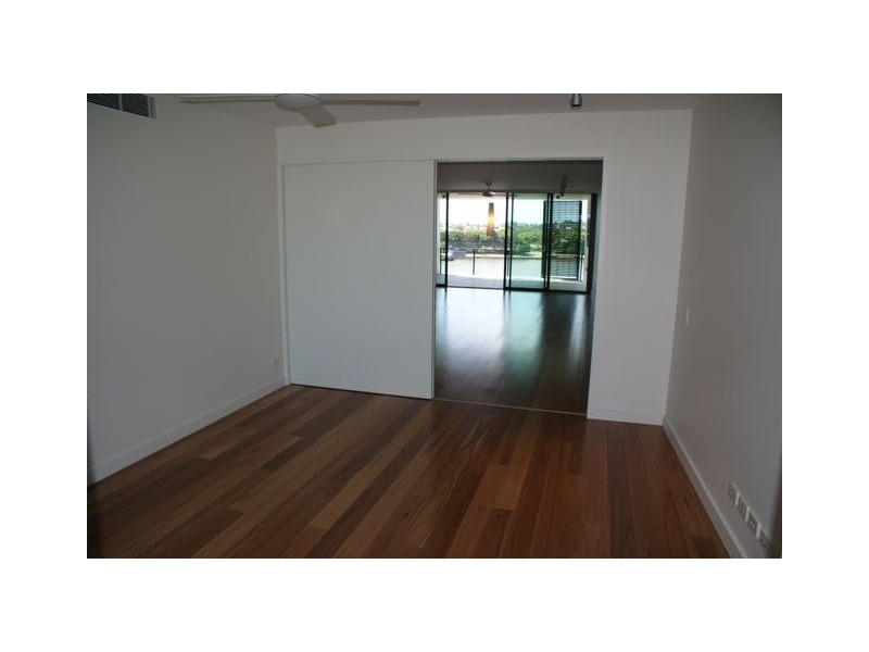 332/90 Wynnum Rd, Norman Park QLD 4170