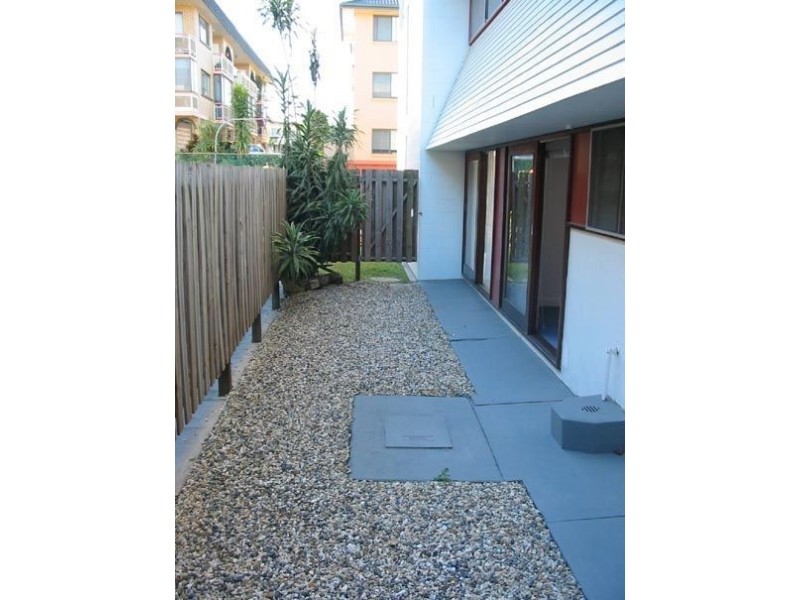 1/32 London Rd, Clayfield QLD 4011