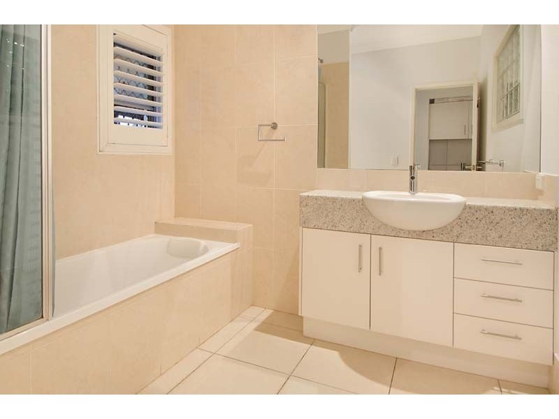 39 Webster Avenue, Hendra QLD 4011