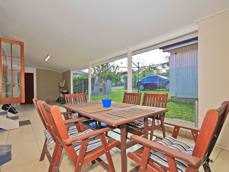 218 Edinburgh Castle Road, Wavell Heights QLD 4012