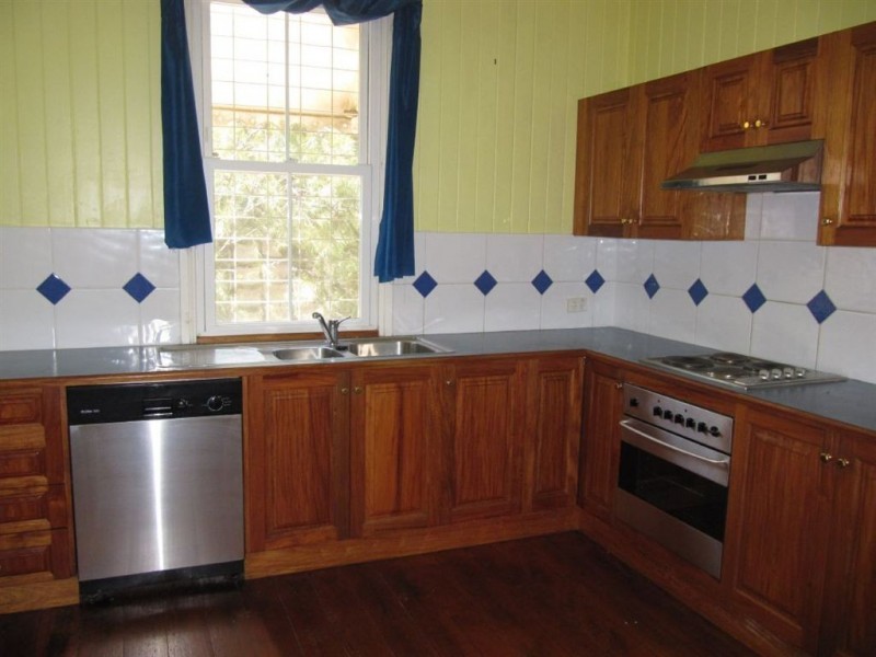 8 Thomas Street, Clayfield QLD 4011