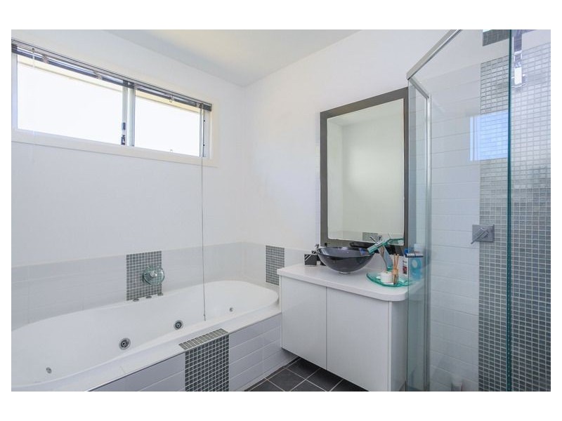 7 Hamilton Avenue, Hendra QLD 4011