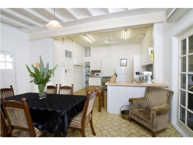 7 West Street, Highgate Hill QLD 4101