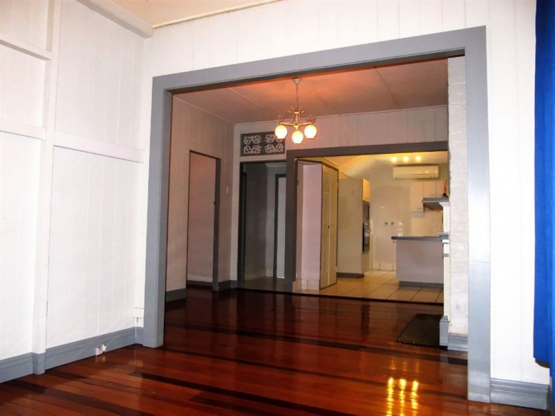 60 Hamilton Rd, Wavell Heights QLD 4012