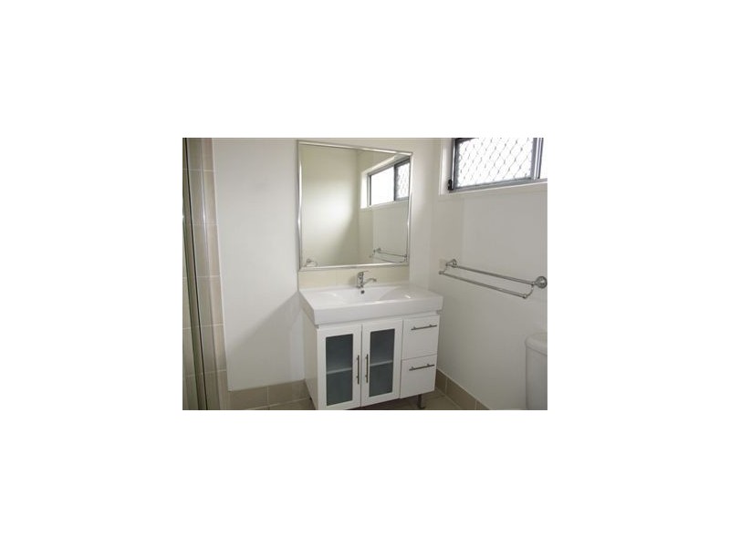 2/42 Julia St, Wavell Heights QLD 4012