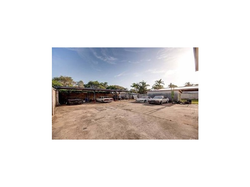 15 Crescent Way, Hendra QLD 4011