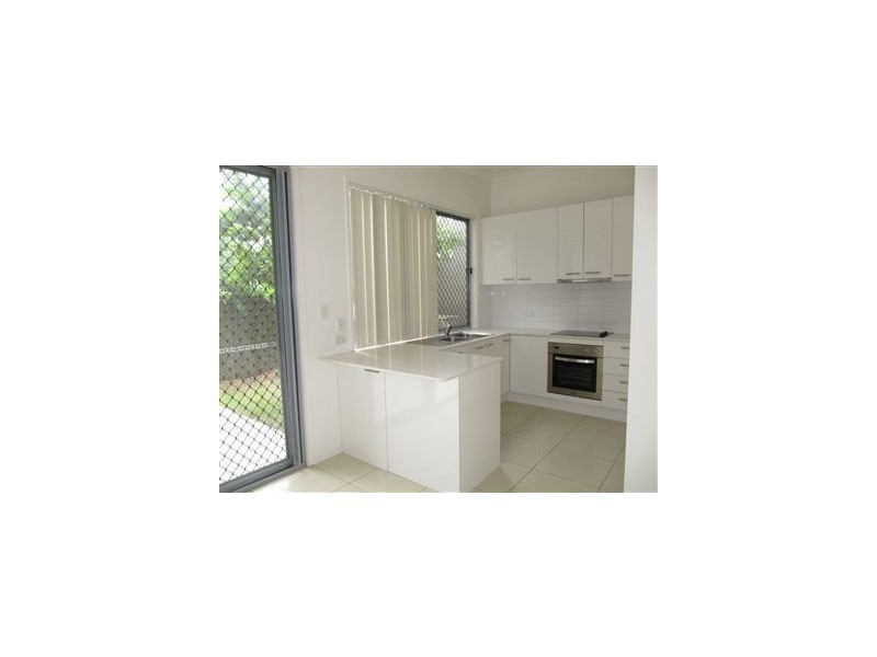 2/42 Julia St, Wavell Heights QLD 4012
