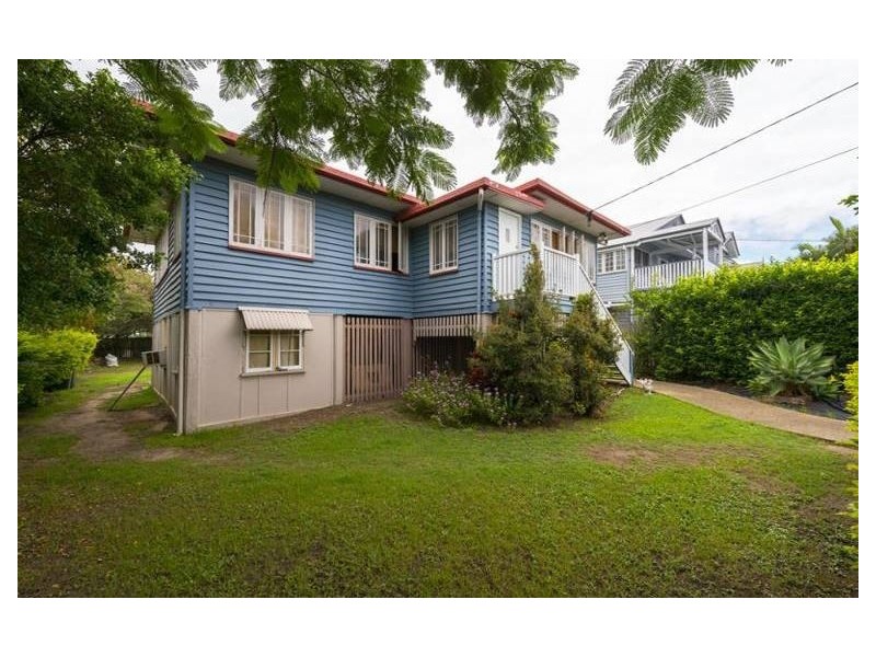 2 Dorames Street, Hendra QLD 4011