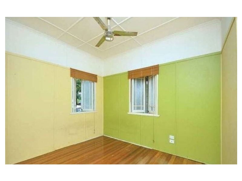 2 Dorames Street, Hendra QLD 4011