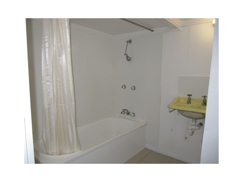 2/556 Sandgate Rd, Clayfield QLD 4011