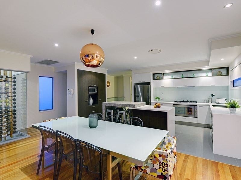 65 Raceview Avenue, Hendra QLD 4011