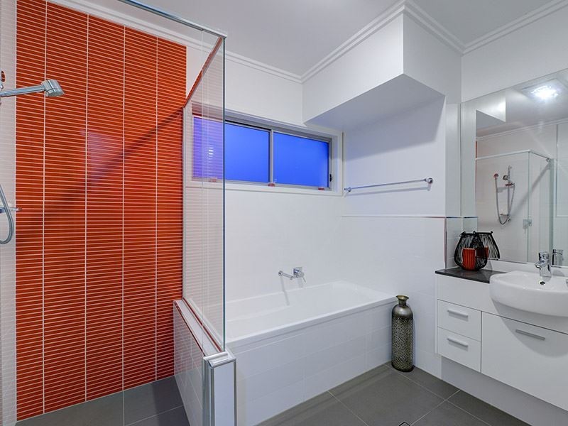 65 Raceview Avenue, Hendra QLD 4011
