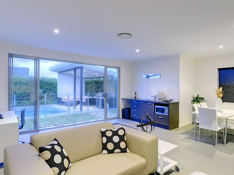 65 Raceview Avenue, Hendra QLD 4011