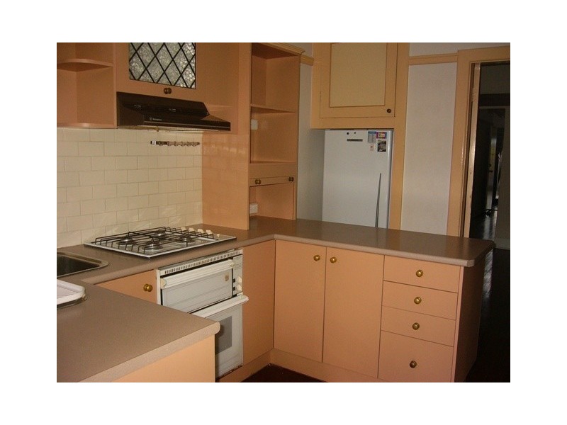 1/12 LAPRAIK, Albion QLD 4010